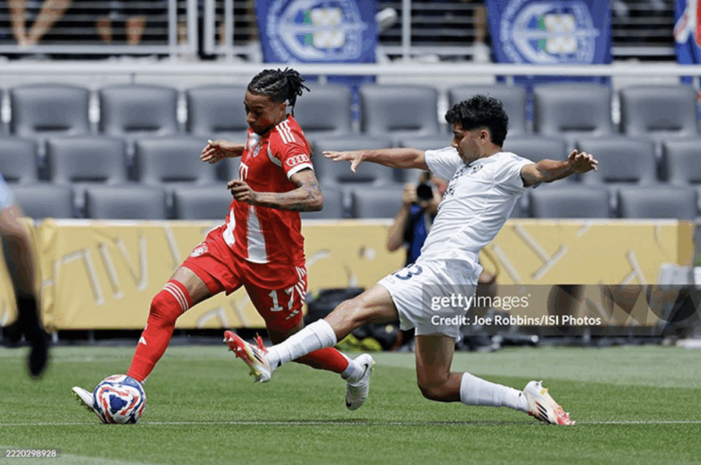 拜仁慕尼黑队 10-0 大胜奥克兰城队 拜仁慕尼黑队 10-0 大胜奥克兰城队
